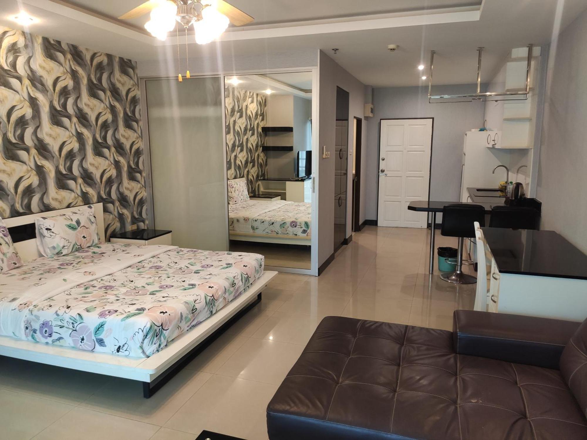View Talay 6 Pattaya Beach By Anatolia Condo Suite Екстериор снимка