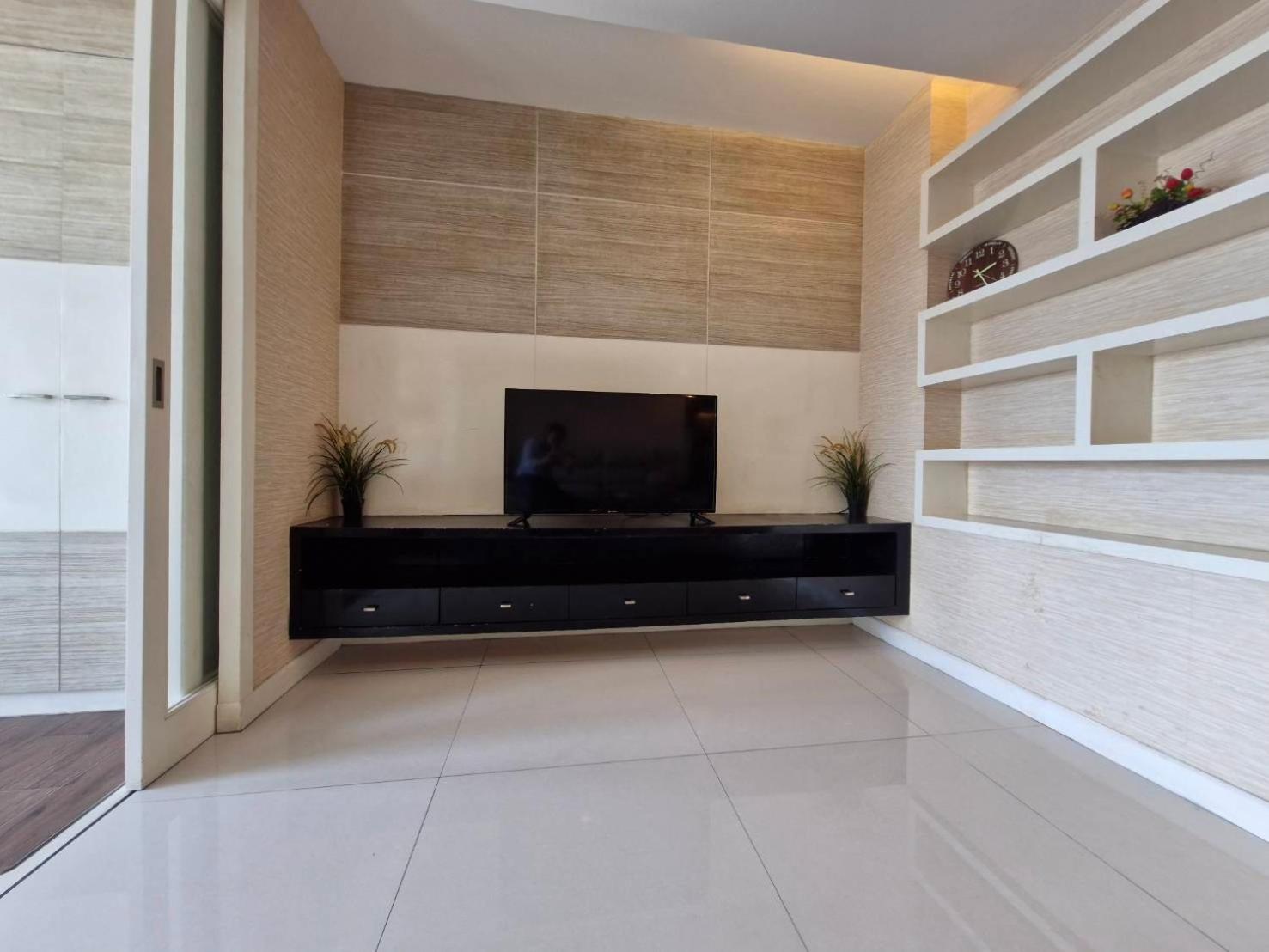 View Talay 6 Pattaya Beach By Anatolia Condo Suite Екстериор снимка